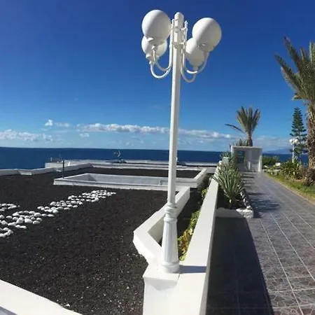 Queen's Paradise Callao Salvaje